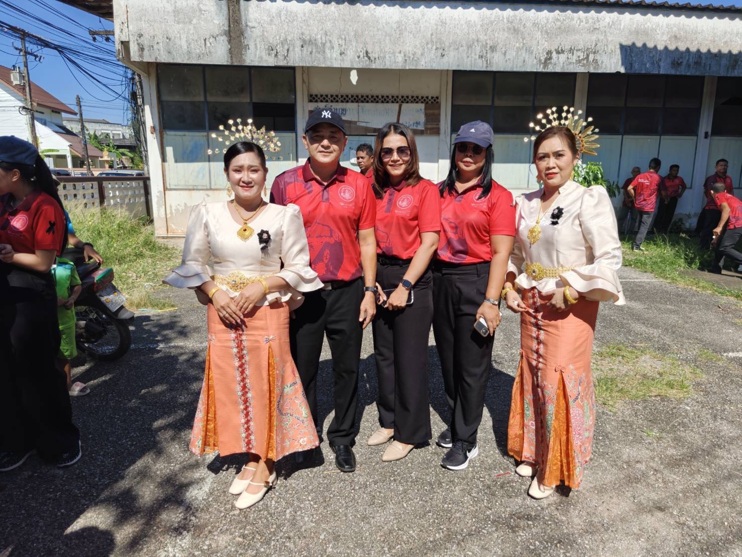 ร่วมกิจกรรมขบวนอัญเชิญพระรูป พลเรือเอก พระเจ้าบรมวงศ์เธอ พระองค์เจ้าอาภากรเกียรติวงศ์ กรมหลวงชุมพรเขตอุดมศักดิ์
​ขบวนรถของดีจาก 8 อำเภอ