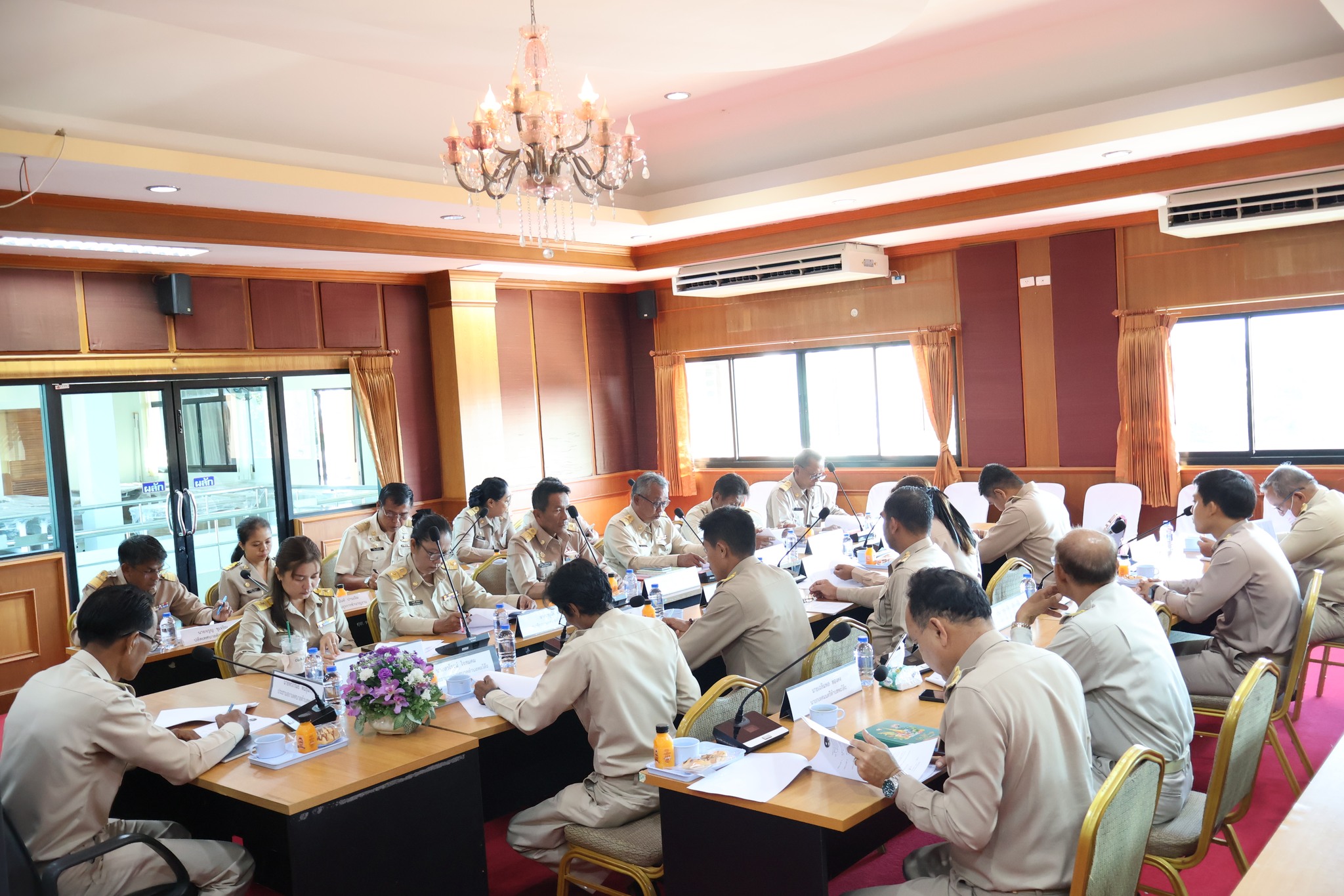 วันที่ 2 มีนาคม 2569 เวลา 09.00 น. เทศบาลตำบลพะโต๊ะ จัดประชุมสภาเทศบาลตำบลพะโต๊ะ สมัยสามัญ สมัยแรก ประจำปี พ.ศ.2569  โดยมีนายพรภิรมย์  พันธุ์แก้ว เป็นประธานสภาฯ พร้อมด้วยคณะบริหาร สมาชิกสภาฯ ปลัดเทศบาล ผอ.กอง เข้าร่วมประชุมดังกล่าว ณ ห้องประชุมเทศบาลตำบลพะโต๊ะ ชั้น 3